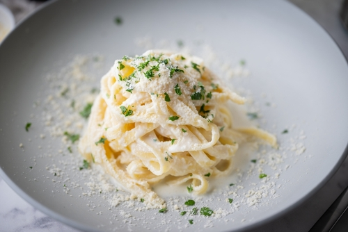 Molho branco com queijo Grana Padano: a melhor forma de sofisticar a receita