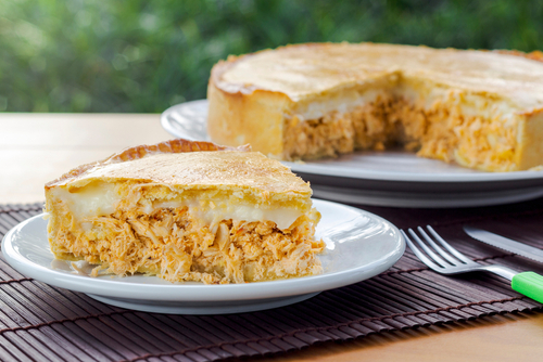 Torta de Frango com Requeijão